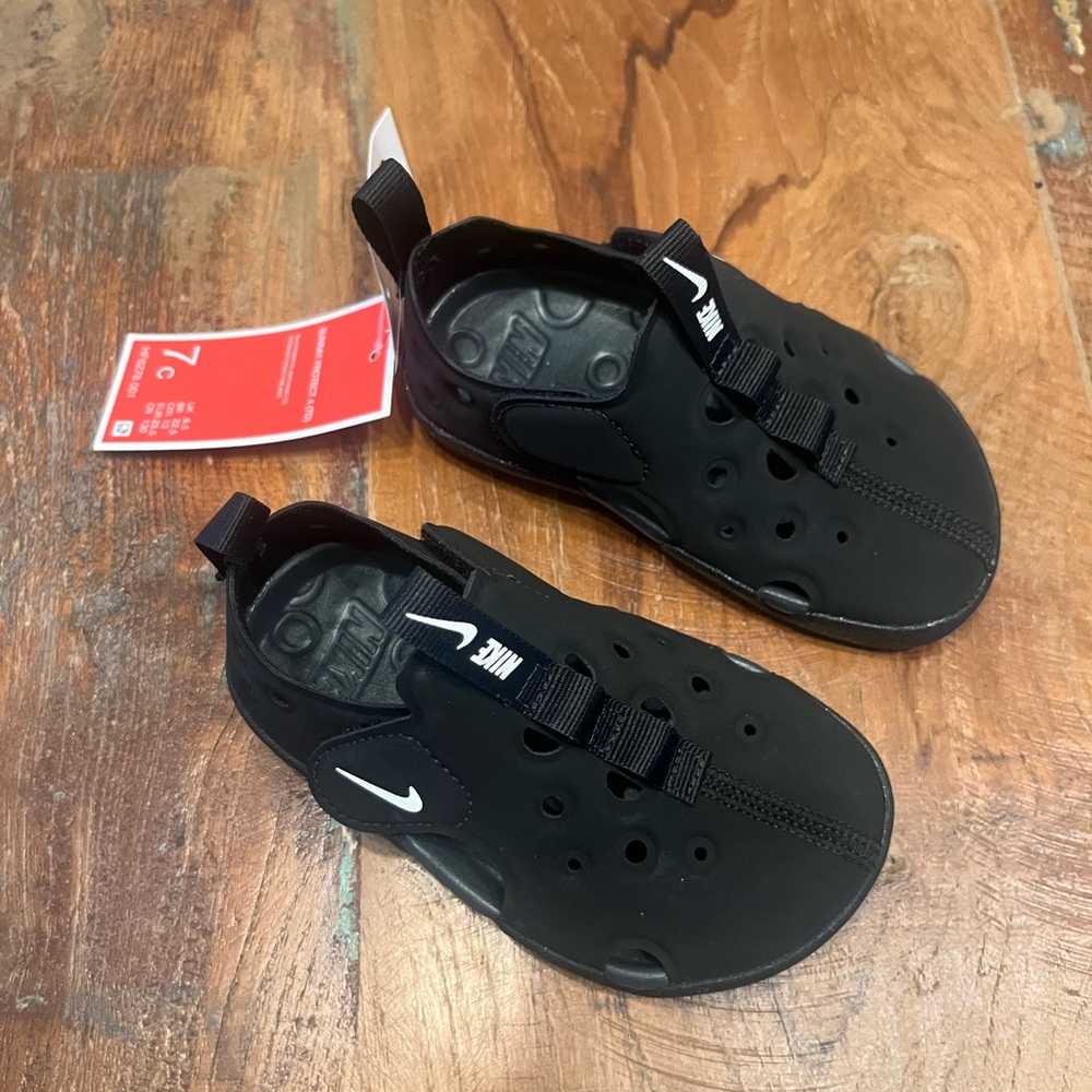 NWT Nike Sunray Protect 4 Sandals